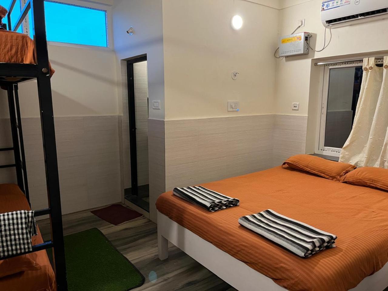 Nirman Homestay 5 Minutes Walk To Beach Puri Esterno foto